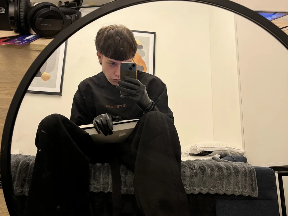 keiran338 Obrolan XXX Offline