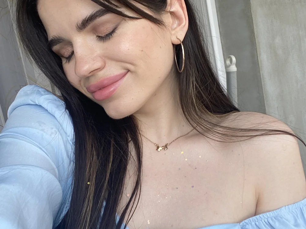 LisaKimf's Offline Chat Room