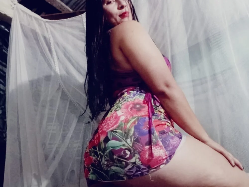 Offline XXX chat modela Nahoomy_Rouse_