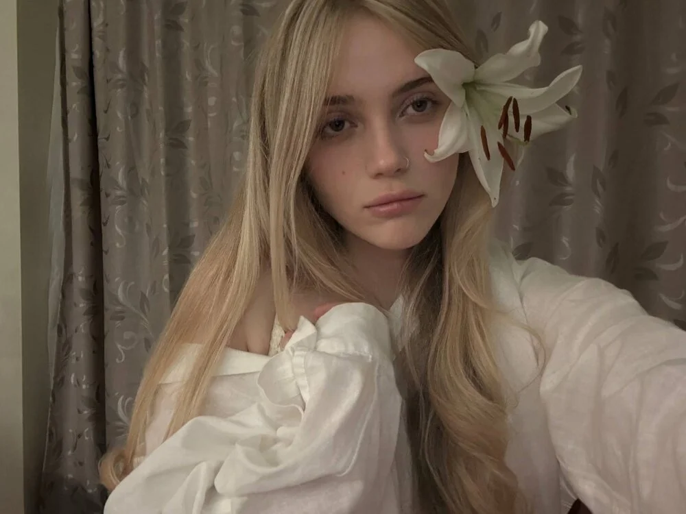 DebiCoppolino Offline XXX-Chat