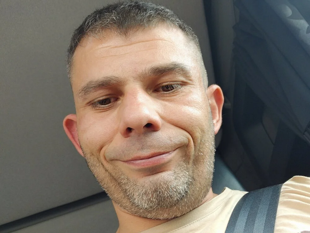 دردشة sexboylove1 الجنسية دون اتصال