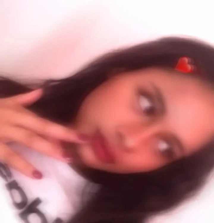 sashajonees' Offline Chat Room