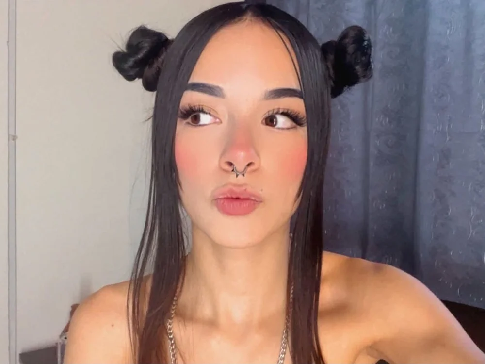 Maddy_Sk offline XXX-chat