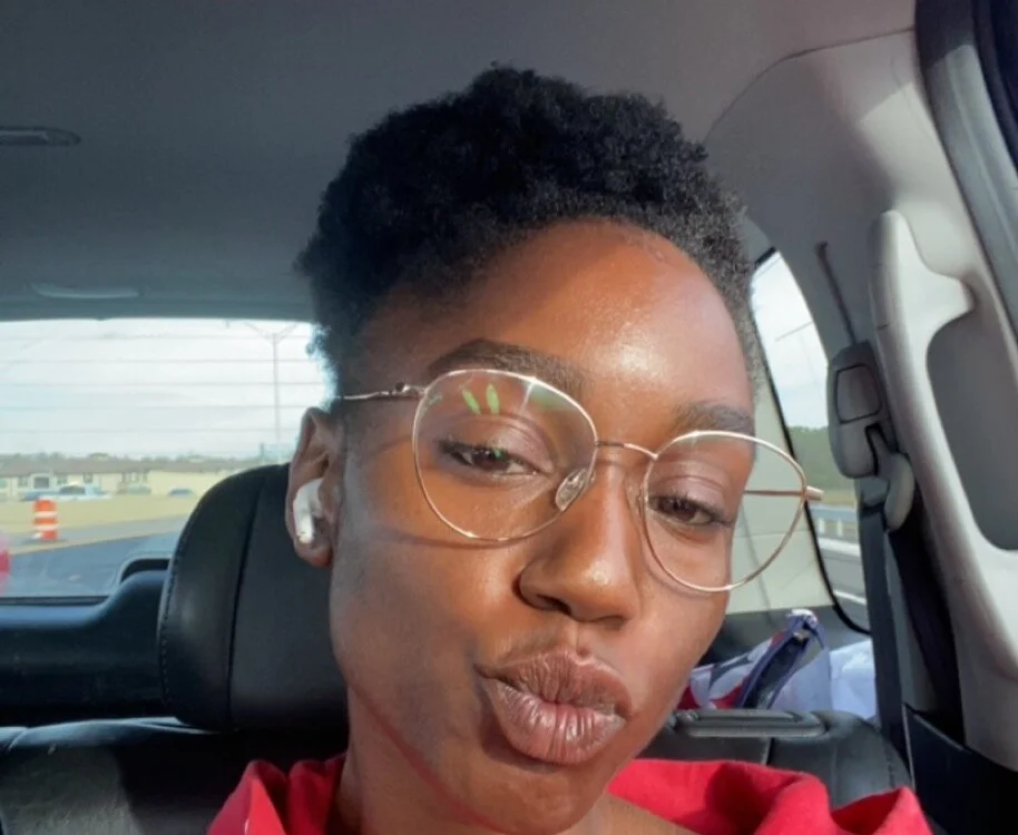 Amara1229's Offline XXX Chat