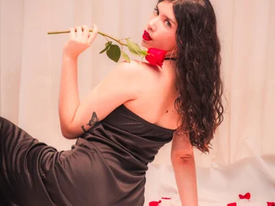 MaddyMendozax Female Newlatin Webcam Porn