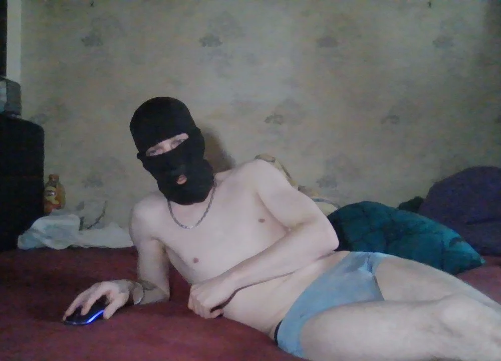 Aziizo45 offline chatrum