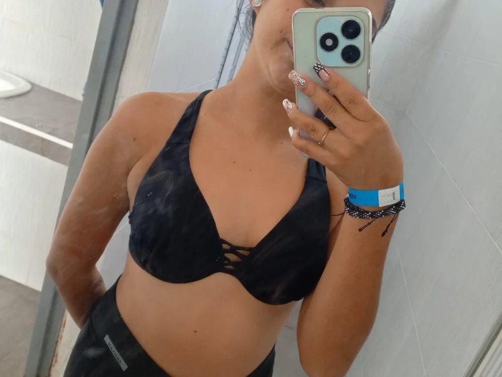 Luna_Bellaa_ offline XXX-chat
