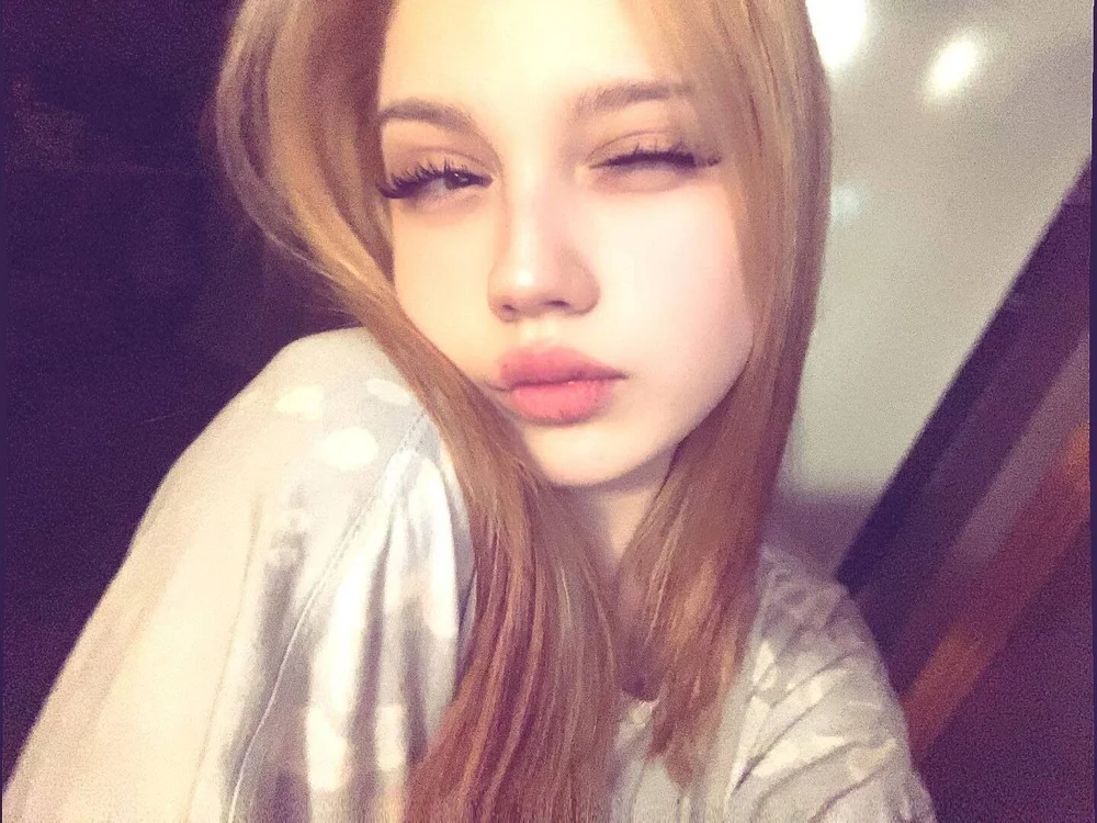 LeilaMastro offline chatrum