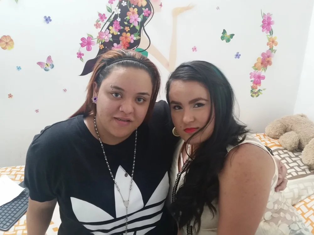 TwoGirlxxx's Offline Chat Room