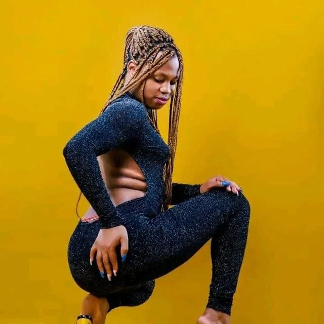 Angel_AfricanTrans 離線 XXX 聊天