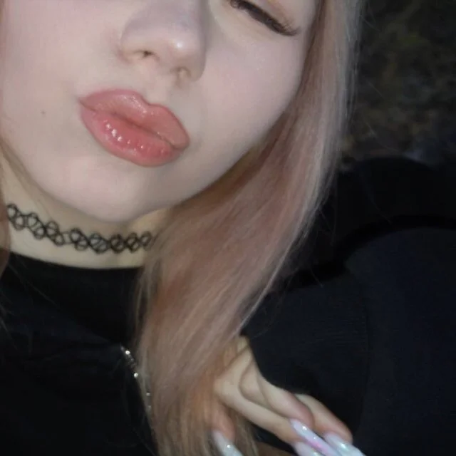 Lucy_Bambin Live XXX chat