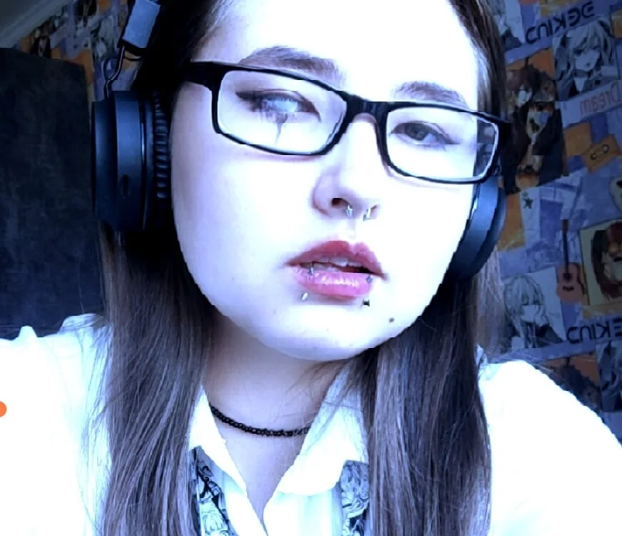 دردشة Rina_hamster الجنسية دون اتصال