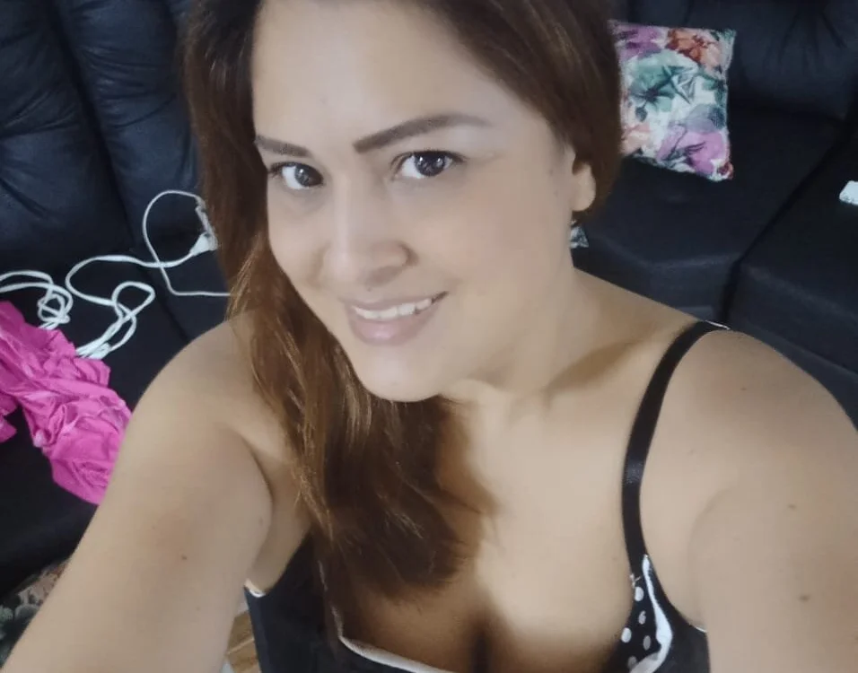 estrella_suck's Offline Chat Room