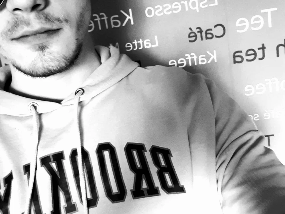 IconicMorning88 Offline XXX-Chat