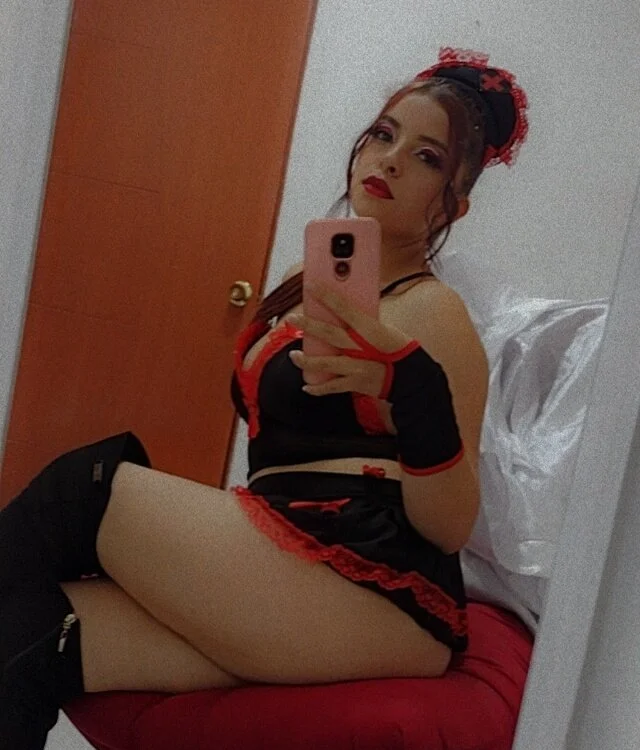 tinna_wolf's Offline XXX Chat