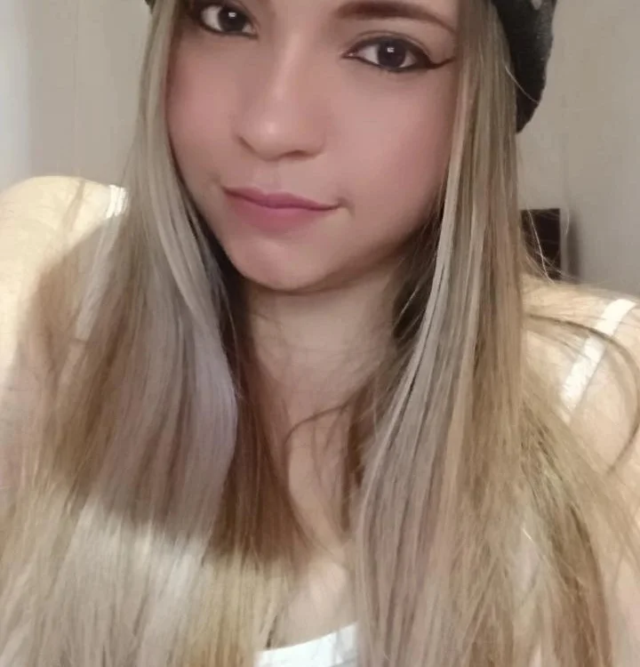 vickybluee's Offline Chat Room