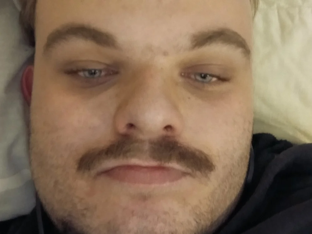 Bradley43 offline chatrum