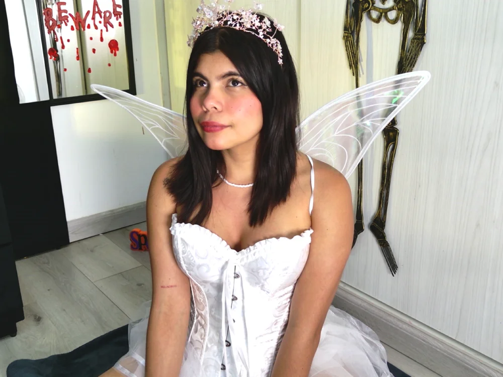 cutehanna1 Adlı Modelin Çevrimdışı XXX Sohbeti