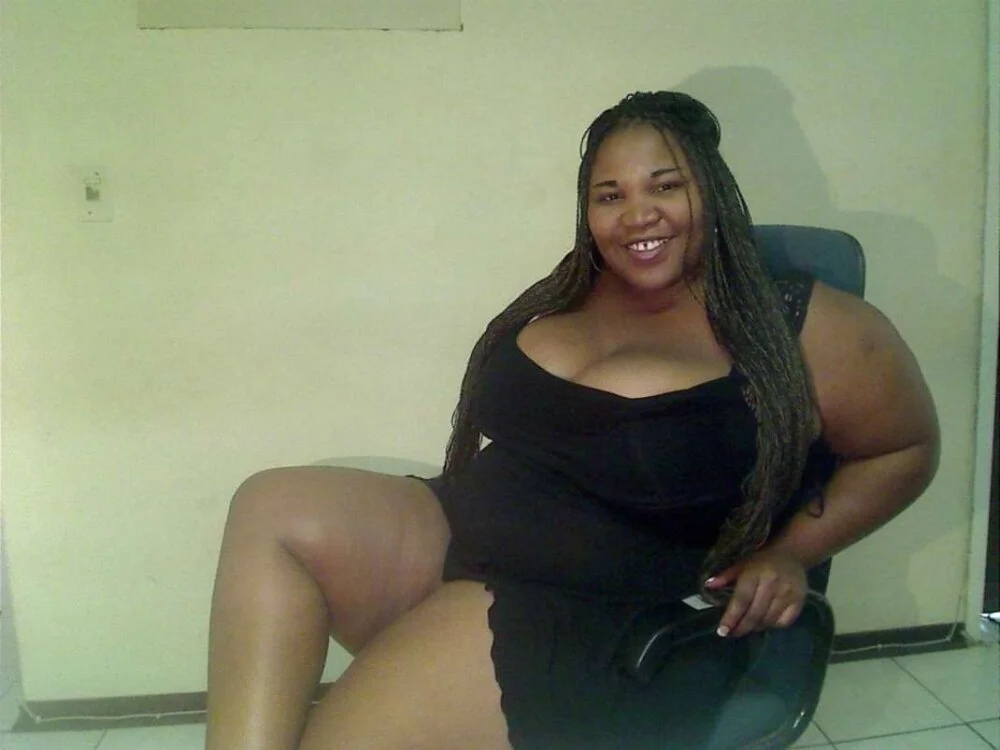 GiantDeal69's Offline XXX Chat