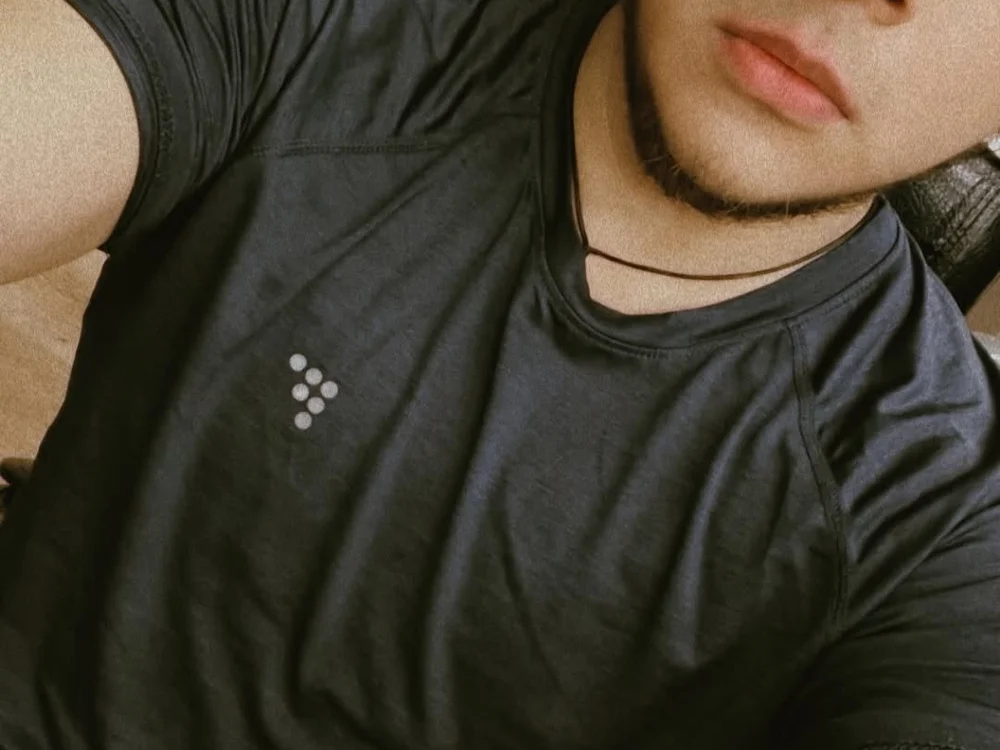 Santi_DRaptor Chat XXX Ngoại tuyến