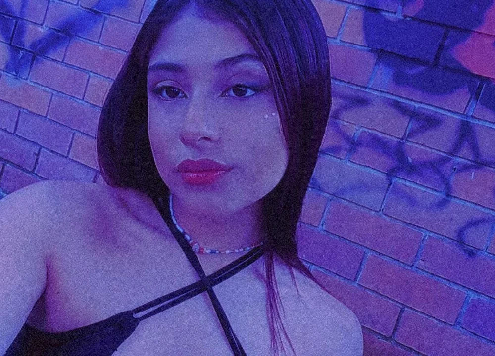 Maddy_perez22's Offline Chat Room