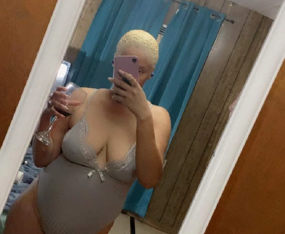 yellowKittypus' Offline XXX Chat