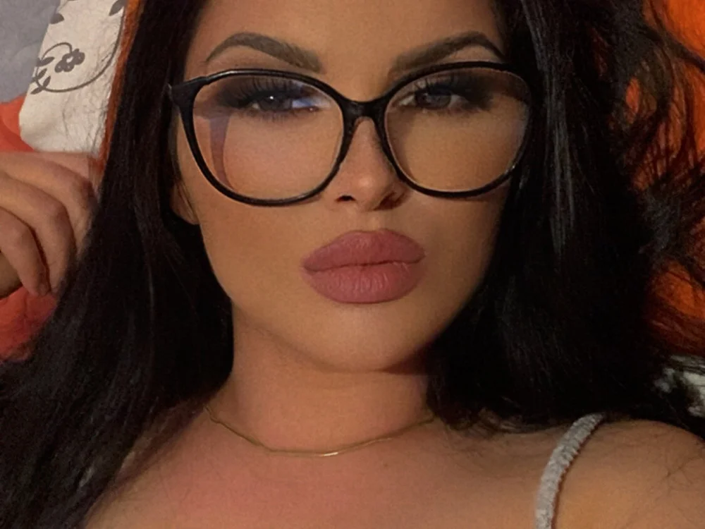 Sandralaurel's Offline XXX Chat