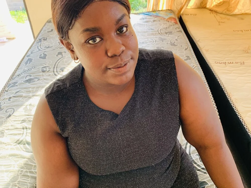 sexy-AfricanMama Obrolan XXX Offline