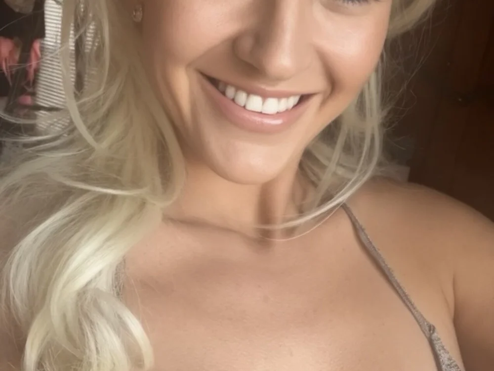 molly-madison's Offline XXX Chat