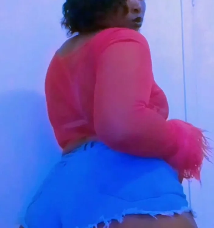 prettiest00's Offline Chat Room