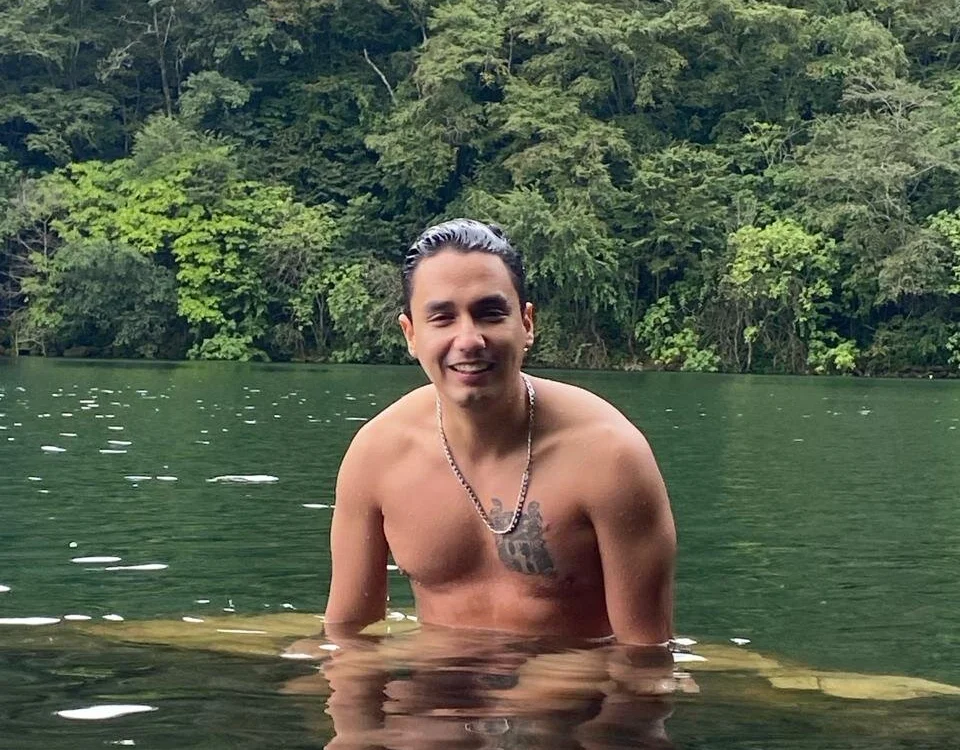 Bernymanstrong Offline XXX-chat