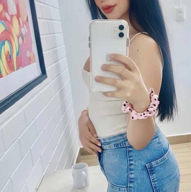 JulietteRousse's Offline XXX Chat