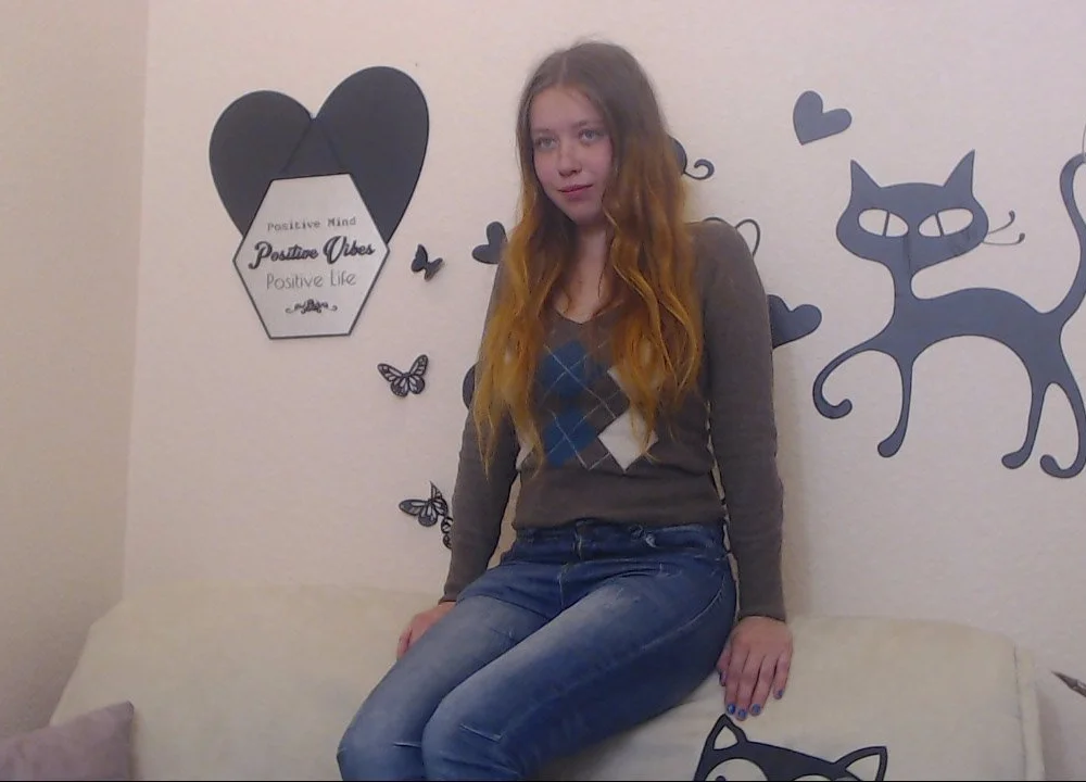 RedKitty18's Offline XXX Chat