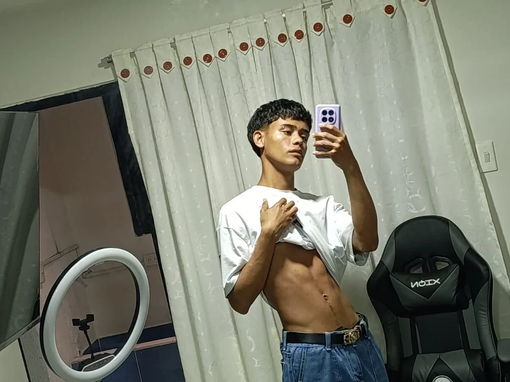 NINETEEN_B offline chatrum