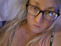 Monalissa729's Offline Chat Room