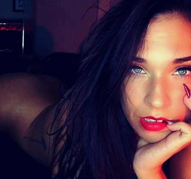 DesereaRosen Offline XXX chat