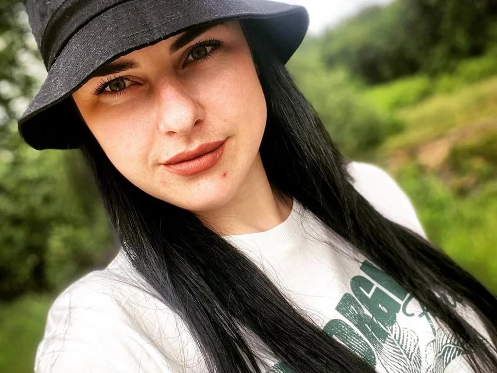 LalyLoves' Offline Chat Room