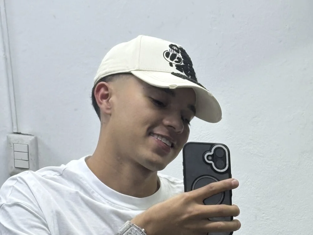 elian_lee Offline XXX-chat