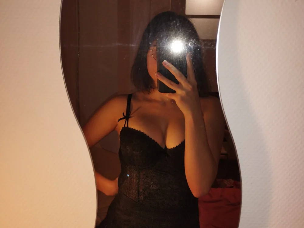 Joliebrune's most recent online preview