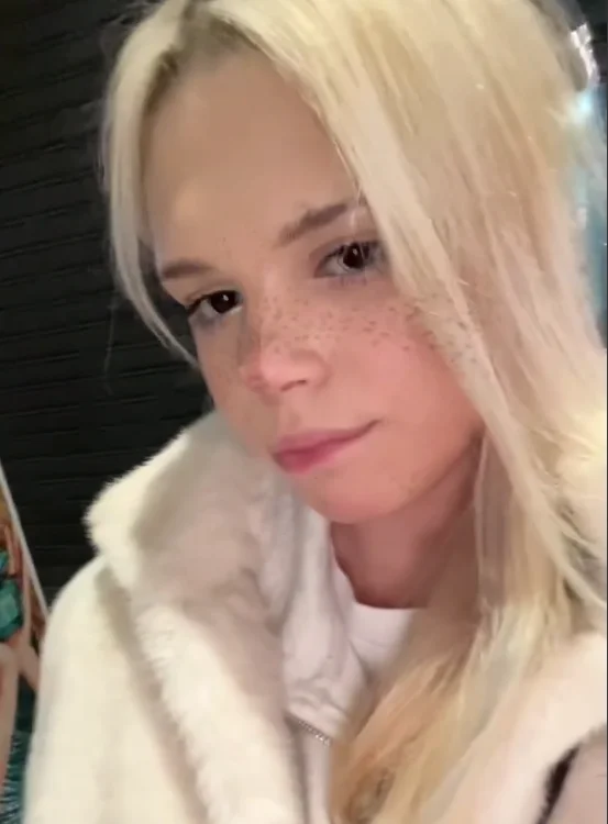 Iam_Eshly's Live XXX Chat