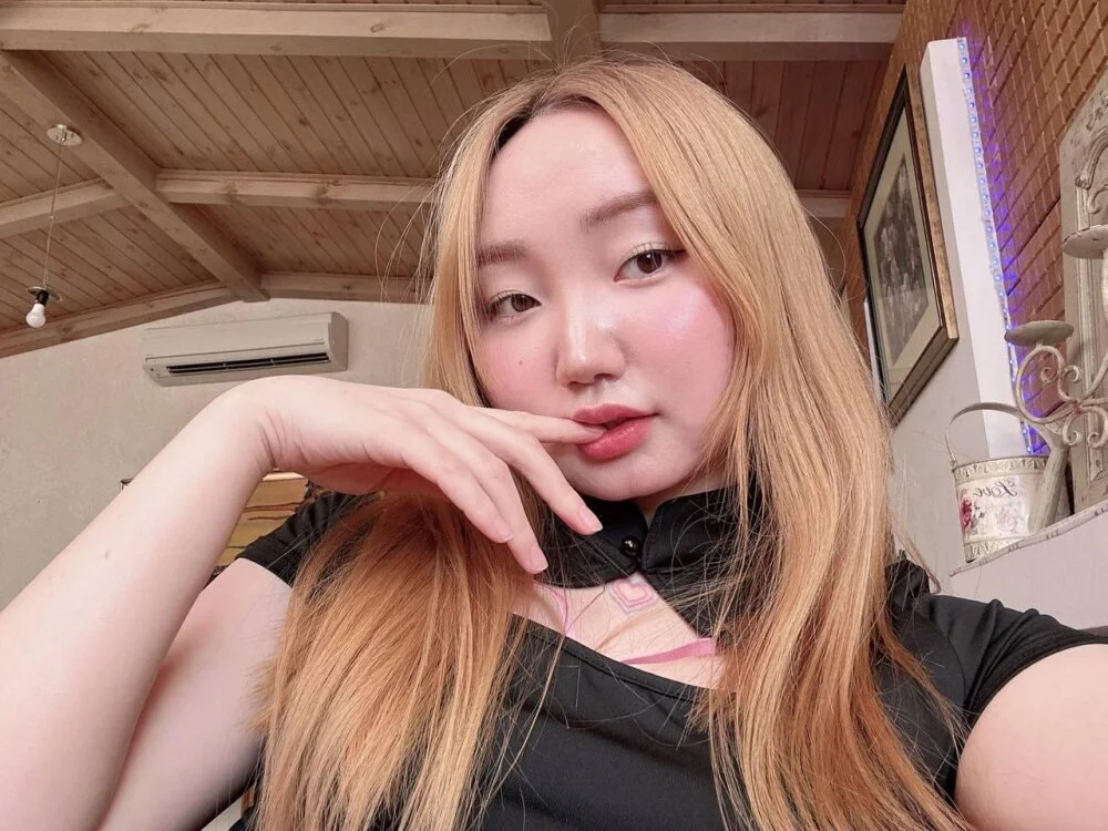 CoralinaDiamond's Offline XXX Chat