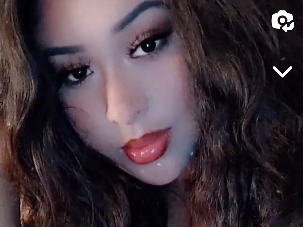moni_bebe's Offline Chat Room