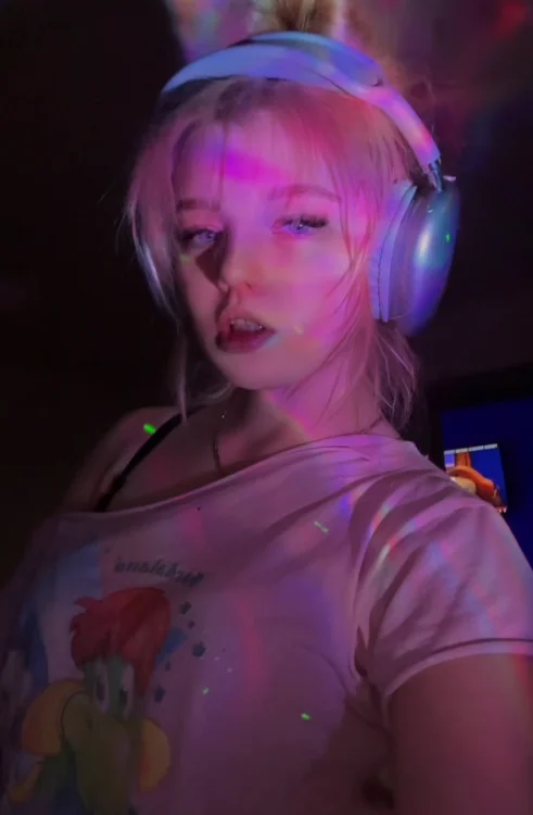 MarlaMotsinger's Offline XXX Chat