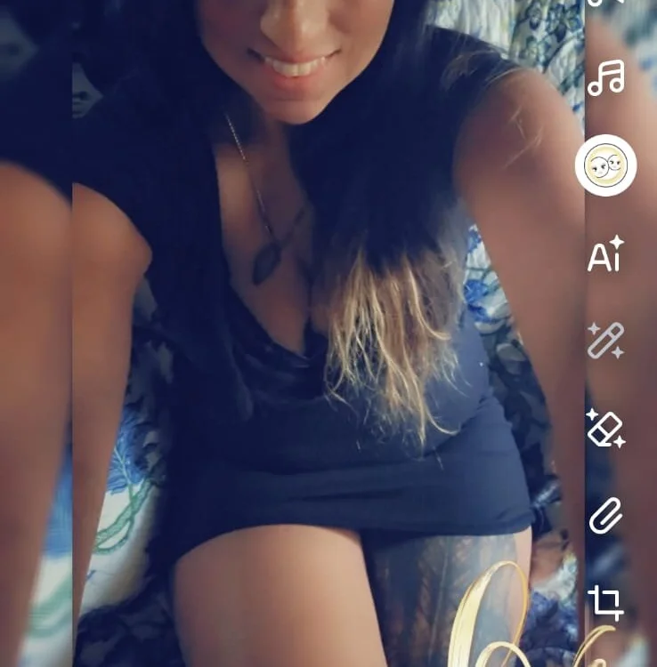Apachechick89's Offline Chat Room
