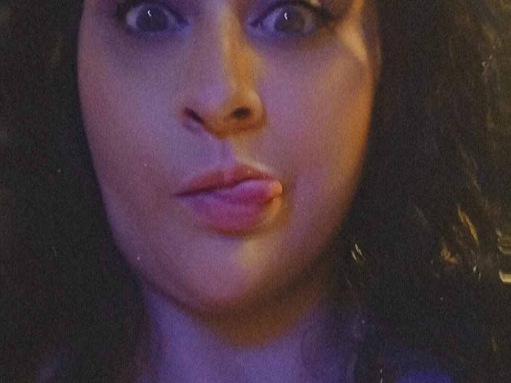 Nadia42's Offline XXX Chat