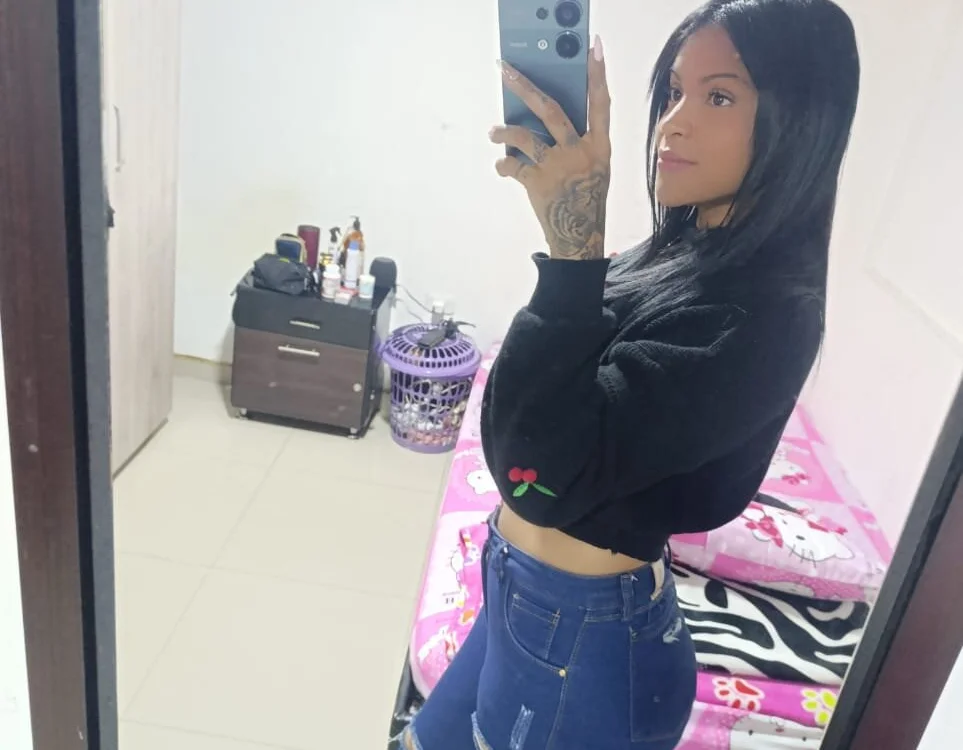 Amelia-Hannah offline chatrum