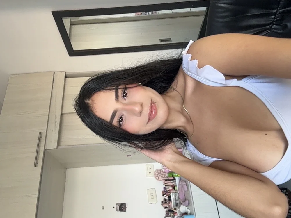 _Alejandra_02 離線 XXX 聊天