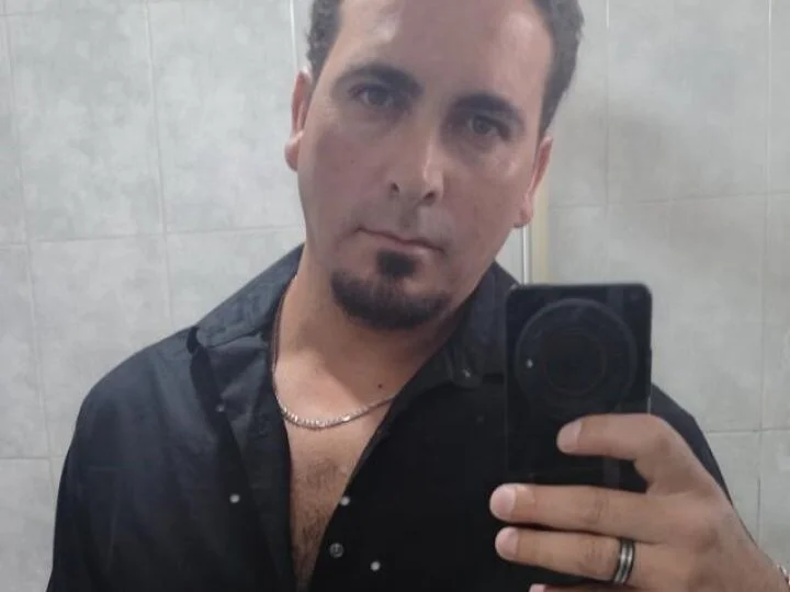 Fanarojo1984 Chat XXX offline