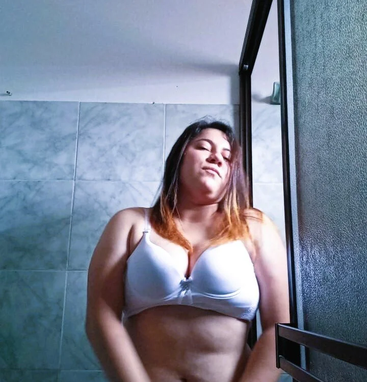 feer_bigboobs Offline XXX-chat