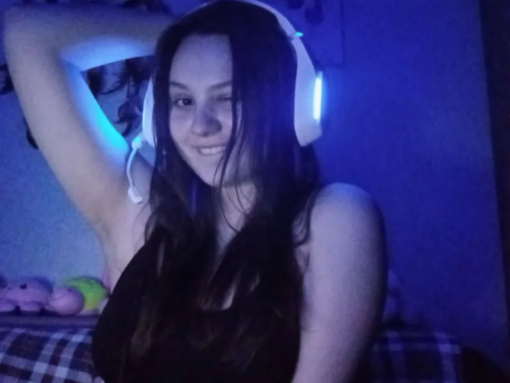 NoreneEllie's Offline Chat Room